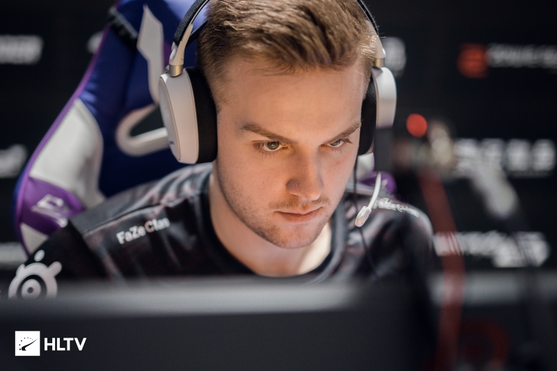 绝地求生：掏出维克托后，立刻感觉我能打十个！